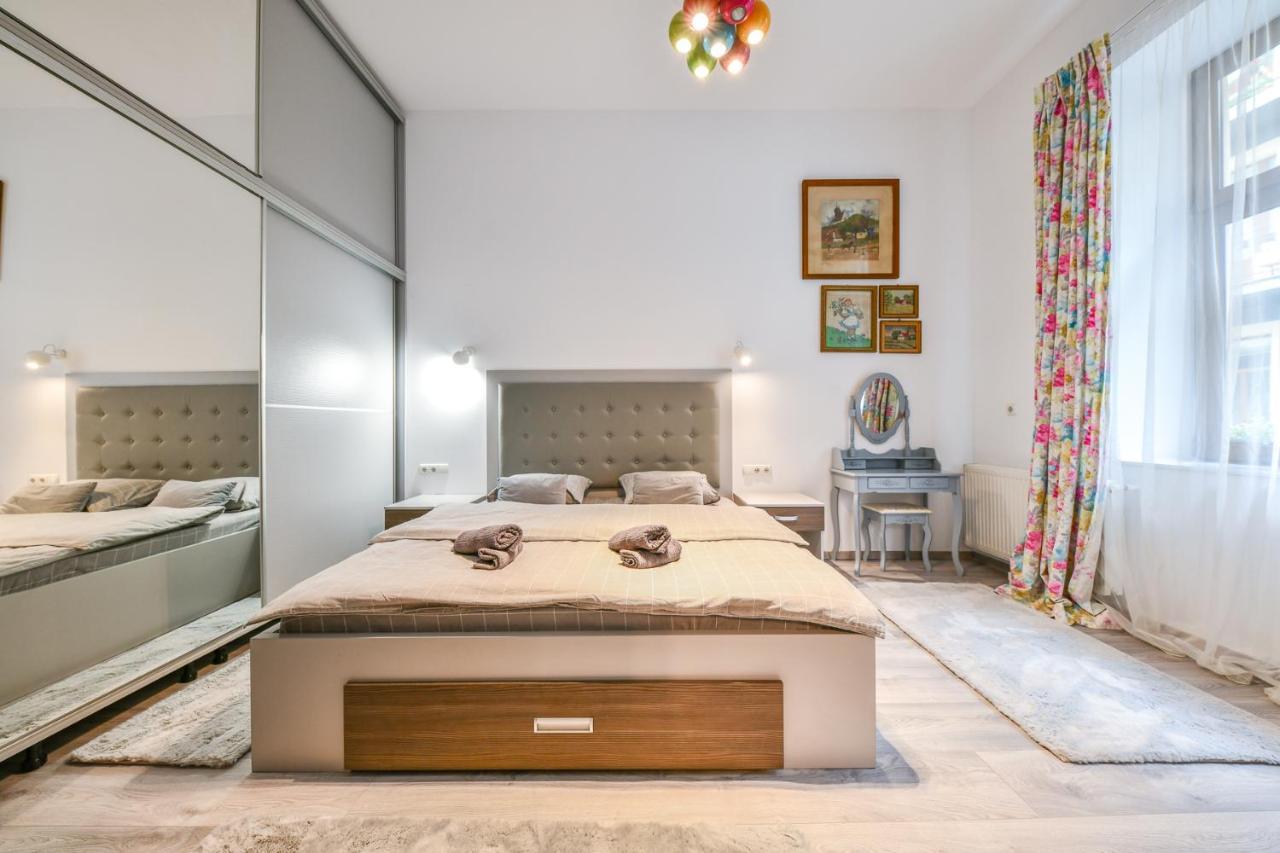 Glam Apartment Cluj-Napoca Buitenkant foto