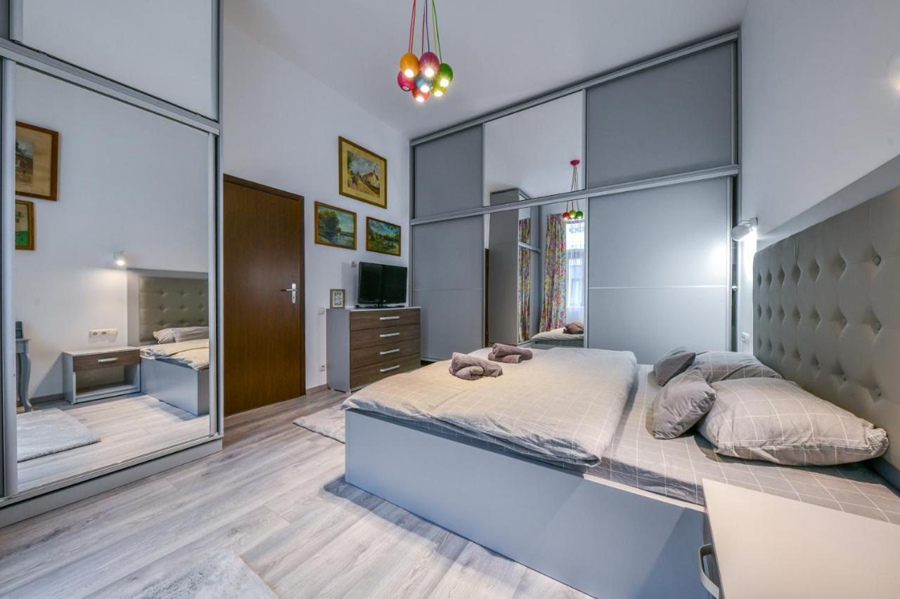 Glam Apartment Cluj-Napoca Buitenkant foto